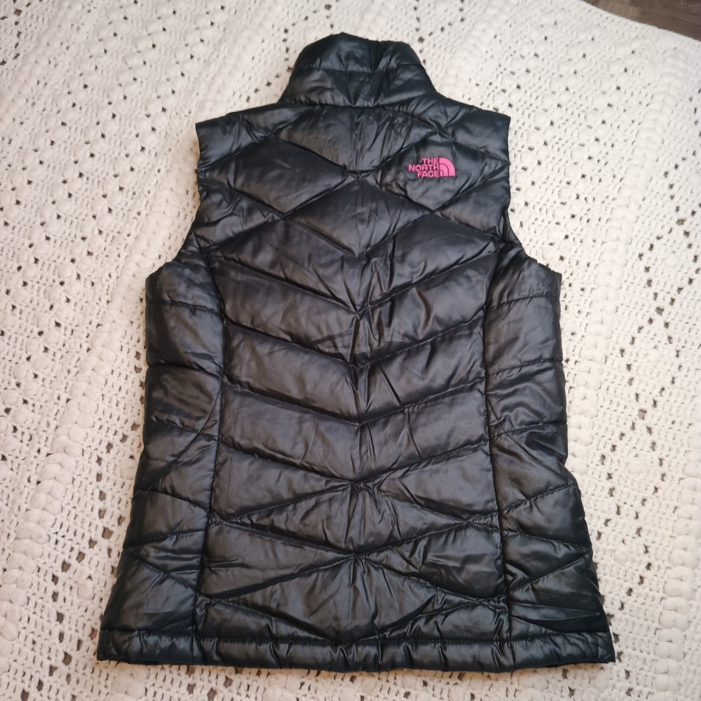 The North Face 550 Goose‎ Down Pink Ribbon Womens XS Vest Quilted Outdoor Cancer - Picture 9 of 13